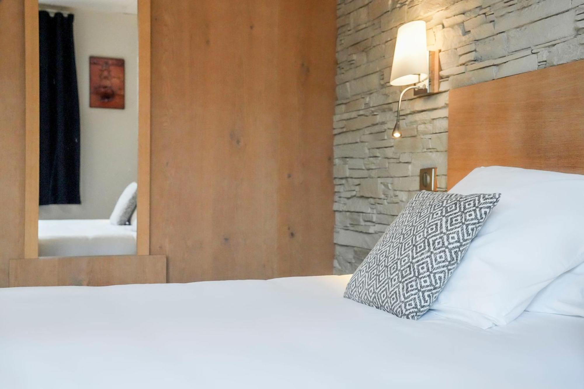 Logis Auberge Du Relais - Hotel & Restaurant Berenx Zewnętrze zdjęcie