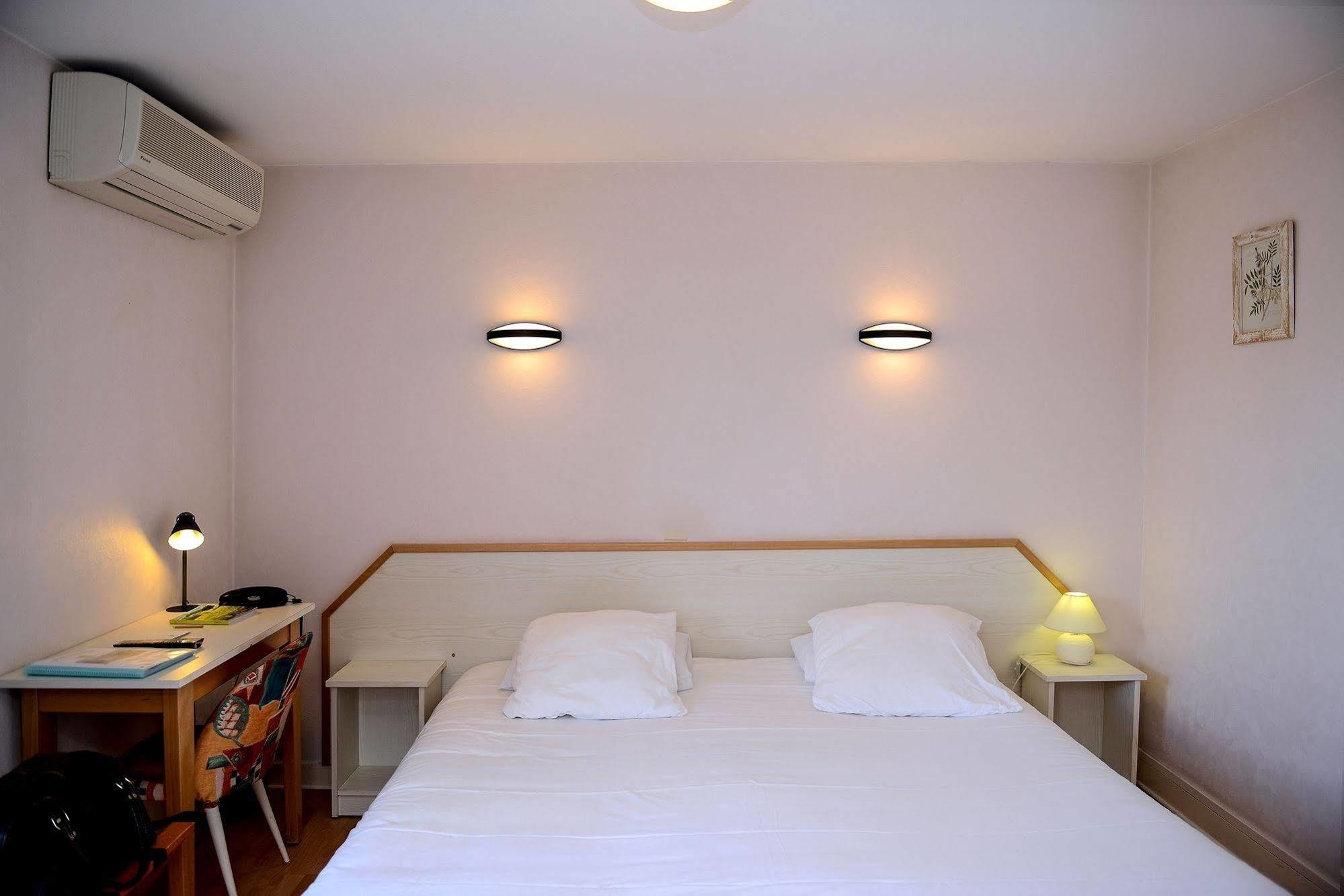 Logis Auberge Du Relais - Hotel & Restaurant Berenx Zewnętrze zdjęcie