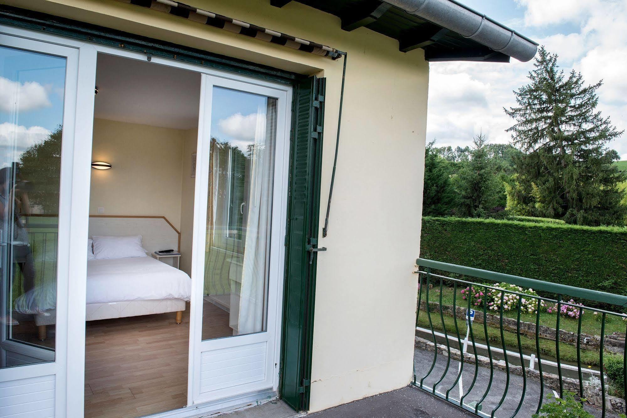Logis Auberge Du Relais - Hotel & Restaurant Berenx Zewnętrze zdjęcie
