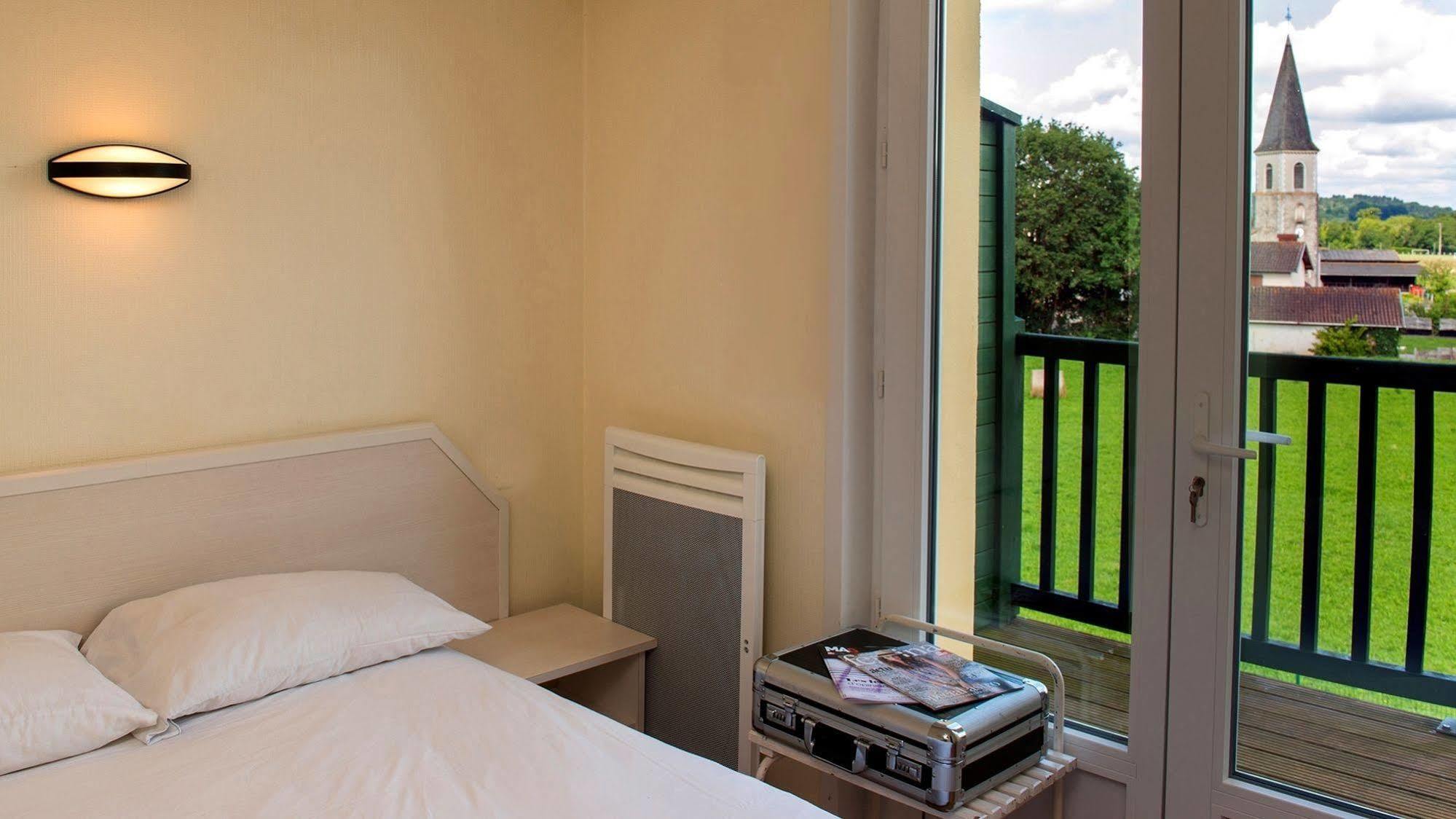 Logis Auberge Du Relais - Hotel & Restaurant Berenx Zewnętrze zdjęcie